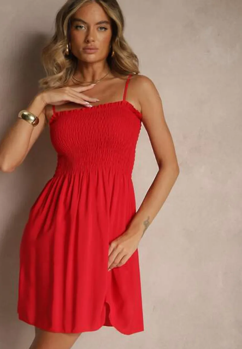 Czerwona Sukienka z Bawełny na Ramiączkach o Rozkloszowanym Kroju z Marszczoną Górą Christten