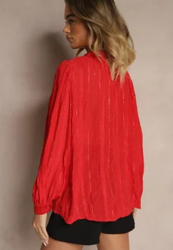 Czerwona Tłoczona Bluzka o Koszulowym Kroju z Ozdobnym Wiązaniem Sepalea
