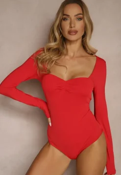 Czerwone Body Longsleeve z Wiskozą z Ozdobnym Marszczeniem Ninaviria