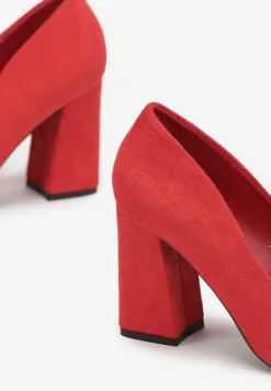 Czerwone Czółenka z Ekozamszu na Słupku Michasa