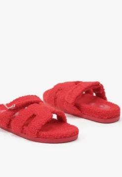 Czerwone Klapki z Futerkiem na Płaskiej Podeszwie Torivra