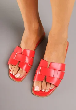 Czerwone Klapki z Geometryczną Cholewką Pollevela