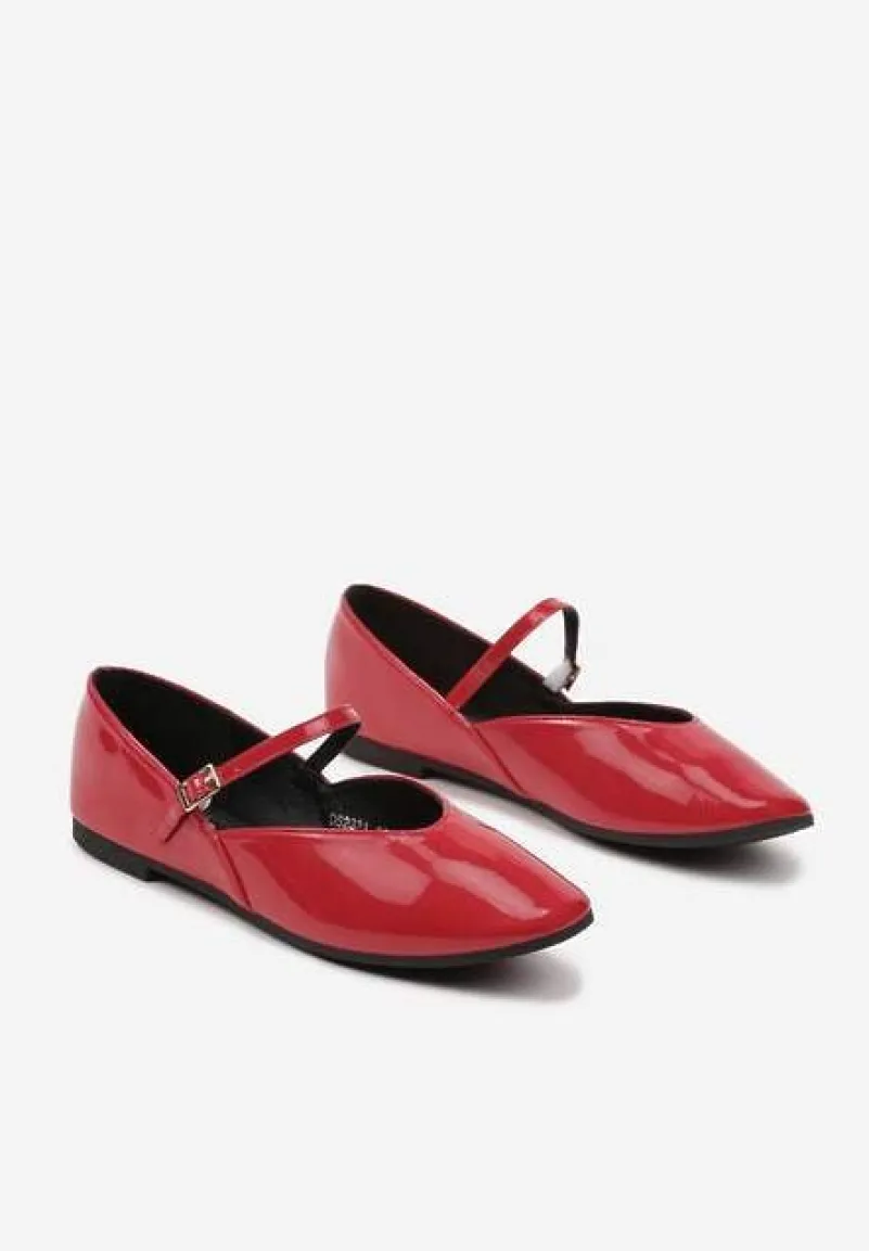 Czerwone Lakierowane Balerinki z Eleganckim Paskiem z Klamerką Falseki