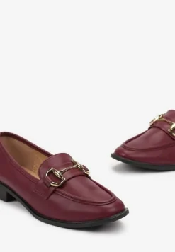 Czerwone Mokasyny z Okrągłym Noskiem i Klamerką Vosovee