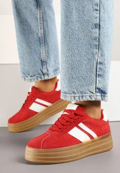 Czerwone Sneakersy Kultowe Tenisówki z Ozdobnymi Paskami Vandell