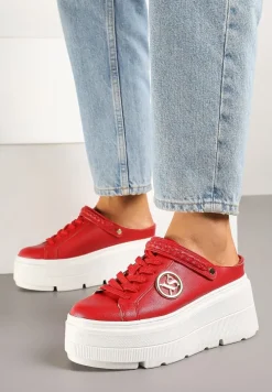 Czerwone Sneakersy Vices na Platformie z Tłoczeniem Paskiem na Pięcie i Metaliczną Aplikacją Selfedi