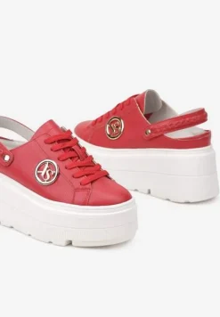 Czerwone Sneakersy Vices na Platformie z Tłoczeniem Paskiem na Pięcie i Metaliczną Aplikacją Selfedi