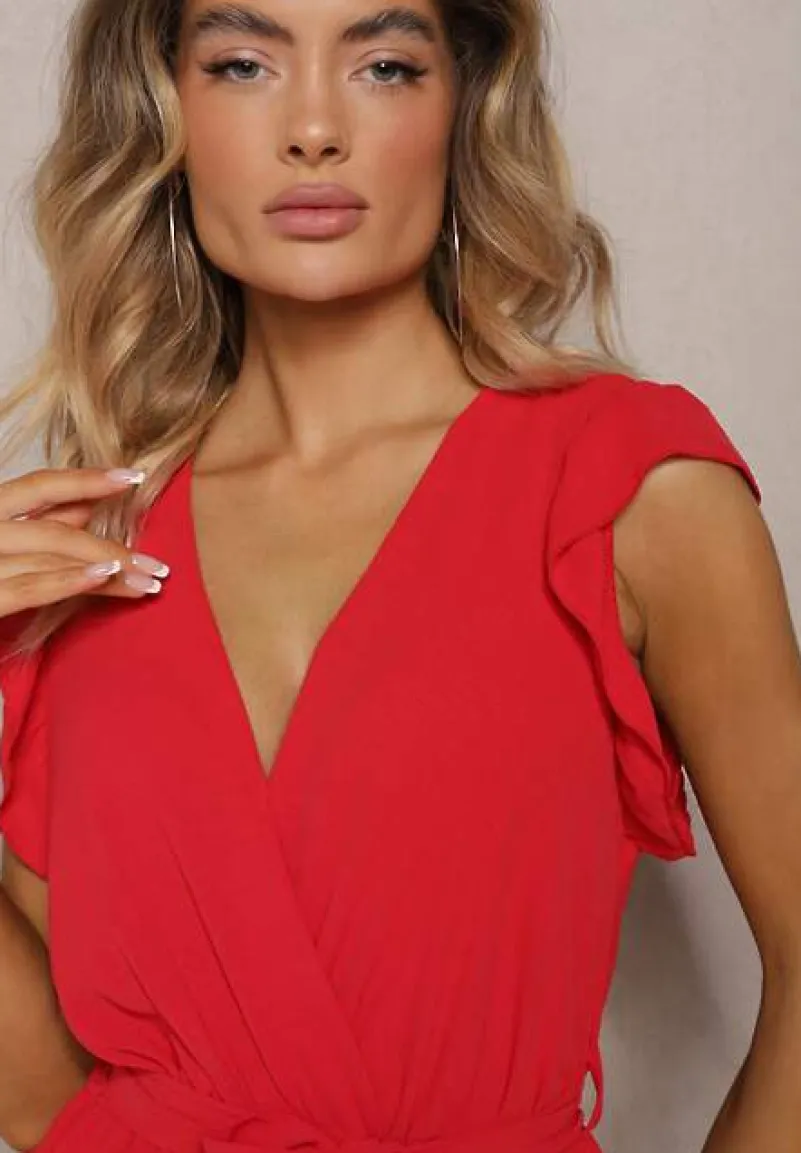 Czerwony Koktajlowy Kombinezon Wiązany Paskiem Wykończony Falbankami przy Ramionach Vimaseni
