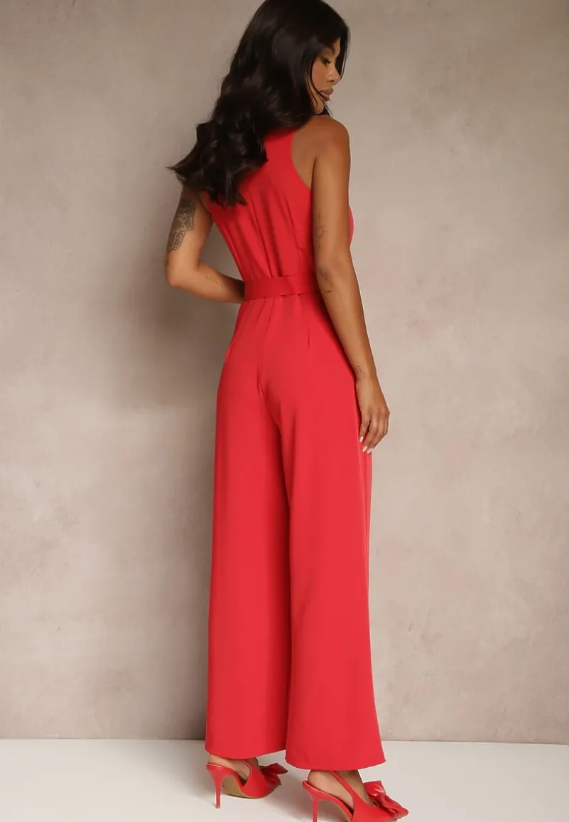 Czerwony Kombinezon z Paskiem z Klamrą i Marszczeniem Dolavelle