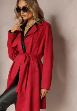 Czerwony Płaszcz z Guzikami i Paskiem Michellas