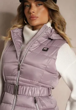 Fioletowa Kamizelka z Odpinanym Kapturem Ozdobiona Pikowaniem i Paskiem z Marszczeniem Inathria