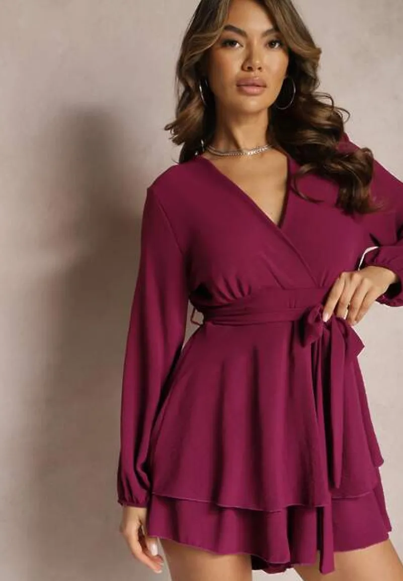 Fioletowa Rozkloszowana Sukienka Kombinezon z Kopertowym Dekoltem i Falbanką Vomitta