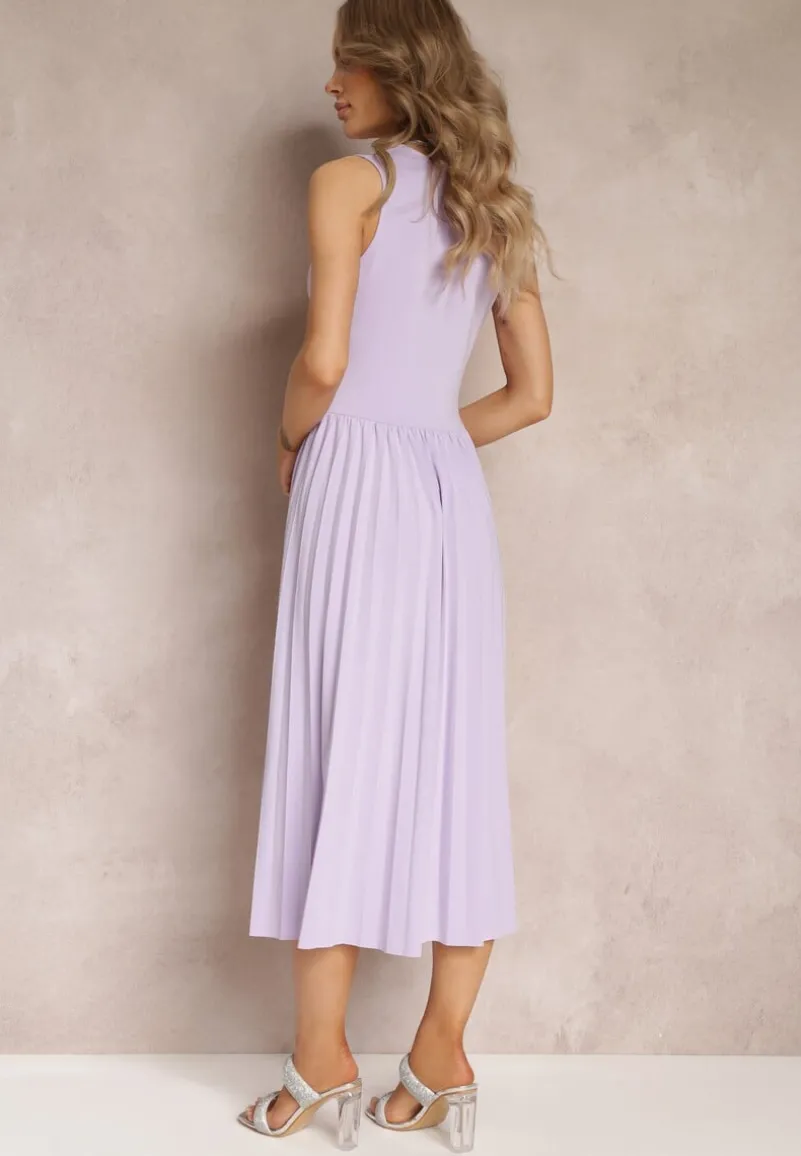 Fioletowa Sukienka z Kopertowym Dekoltem i Plisowanym Dołem Anamarie