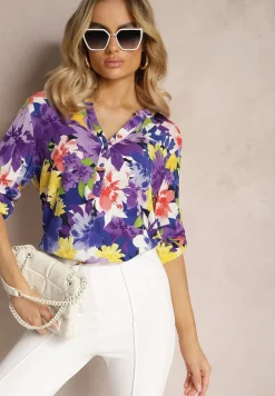 Fioletowa Wiskozowa Bluzka z Guzikami Przy Dekolcie w Kwiaty Kleddia