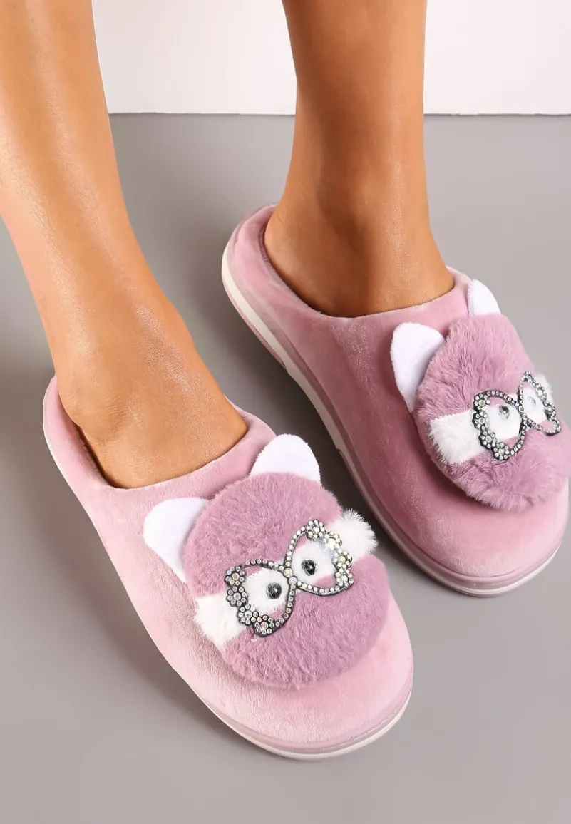 Fioletowe Futrzane Kapcie z Ozdobną Naszywką Oklonna