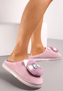 Fioletowe Futrzane Kapcie z Ozdobną Naszywką Oklonna