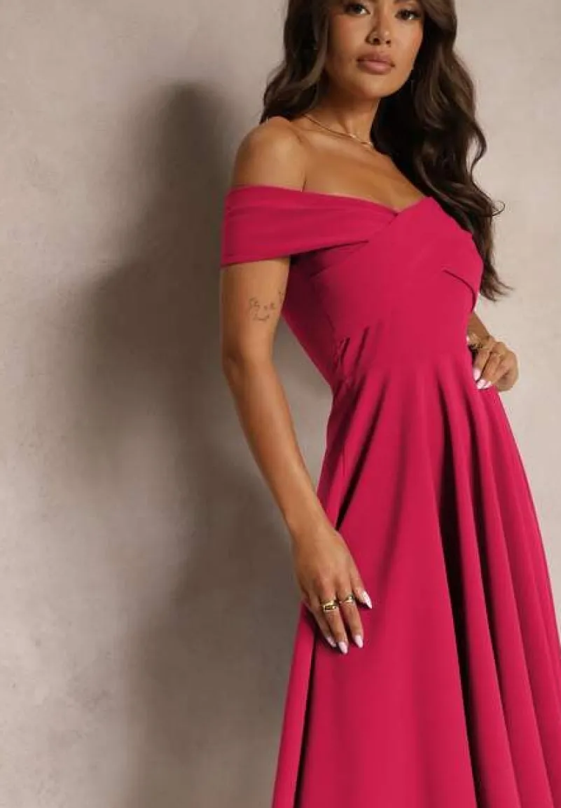 Fuksjowa Sukienka z Hiszpańskim Dekoltem o Rozkloszowanym Kroju Pelorea