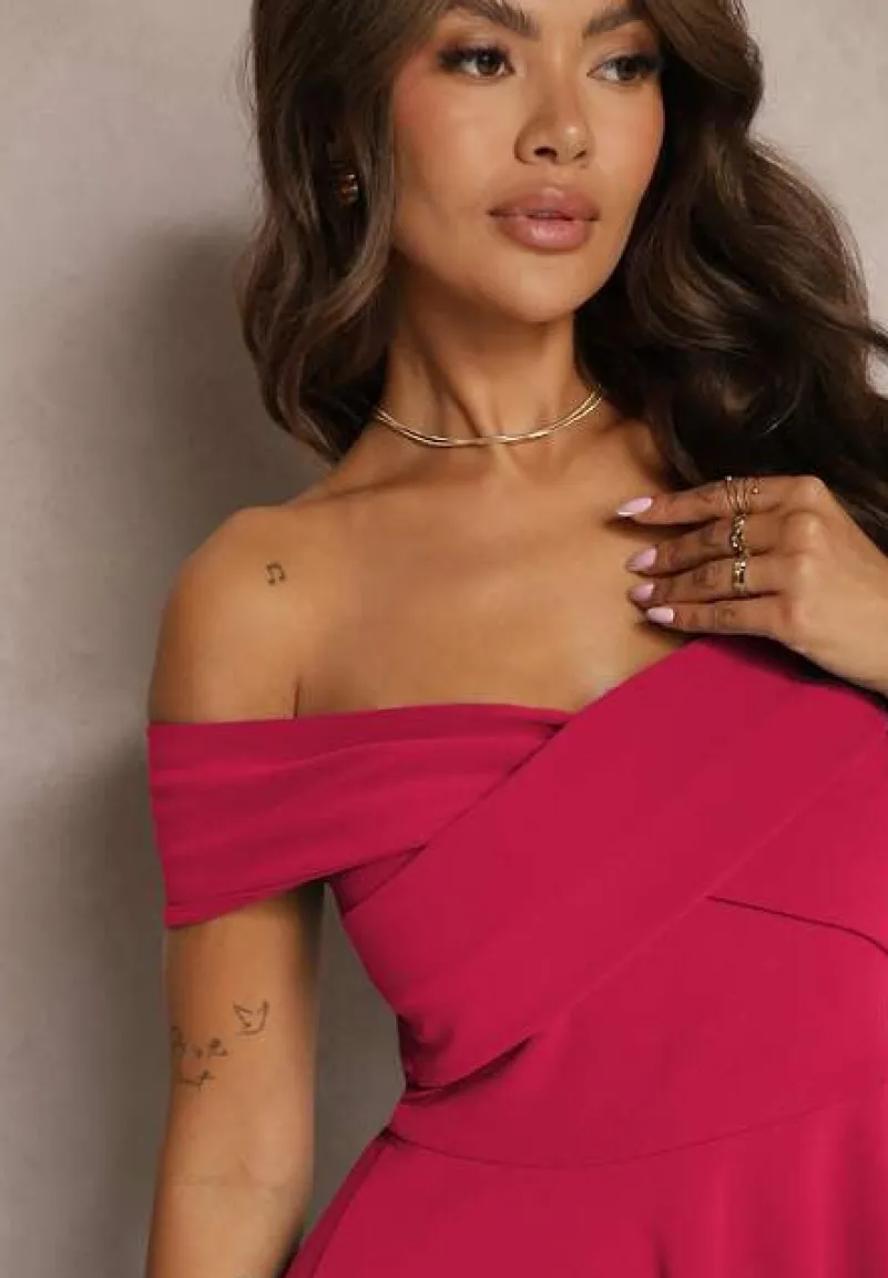 Fuksjowa Sukienka z Hiszpańskim Dekoltem o Rozkloszowanym Kroju Pelorea