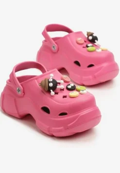 Fuksjowe Piankowe Klapki na Platformie z Uroczymi Przypinkami Osallie