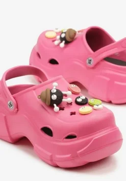 Fuksjowe Piankowe Klapki na Platformie z Uroczymi Przypinkami Osallie