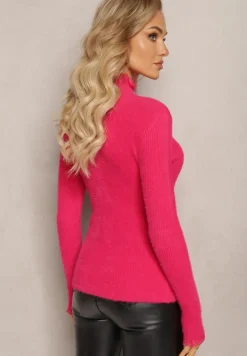 Fuksjowy Wełniany Golf na Perłowe Guziki z Ozdobną Koronką Hejsunna