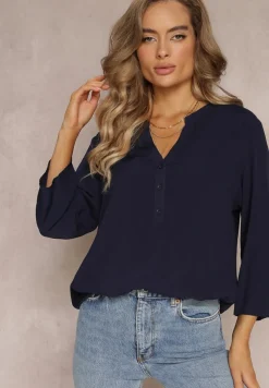 Granatowa Bluzka z Wiskozy z Dekoltem Zapinanym na Guziki Sarika
