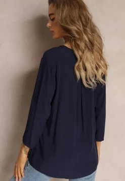 Granatowa Bluzka z Wiskozy z Dekoltem Zapinanym na Guziki Sarika
