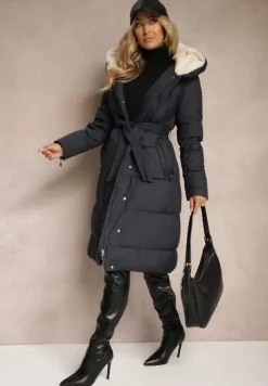 Granatowa Długa Kurtka Pikowana z Kapturem Wiązana w Pasie Neanethra