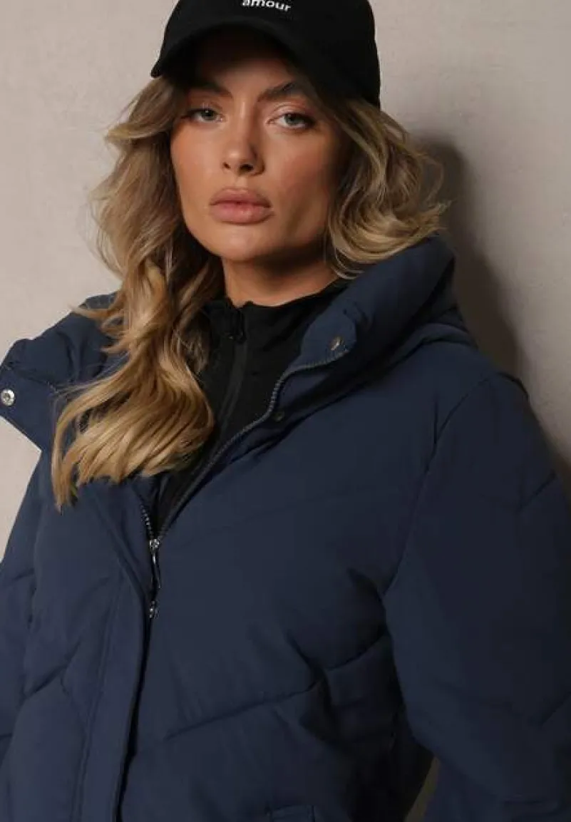 Granatowa Długa Kurtka Pikowana z Nieodpinanym Kapturem Nerindale