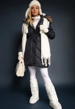 Granatowa Długa Pikowana Kurtka w Stylu Parki z Troczkiem w Pasie i Sztucznym Futerkiem Abelasa