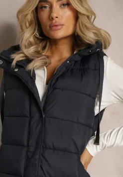 Granatowa Kamizelka o Wydłużonym Fasonie z Pikowaniem i Kieszeniami Banuni