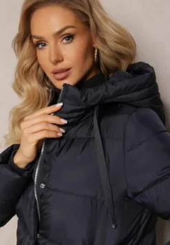 Granatowa Pikowana Kurtka Płaszcz z Kapturem i Regulowaną Długością Tirilele