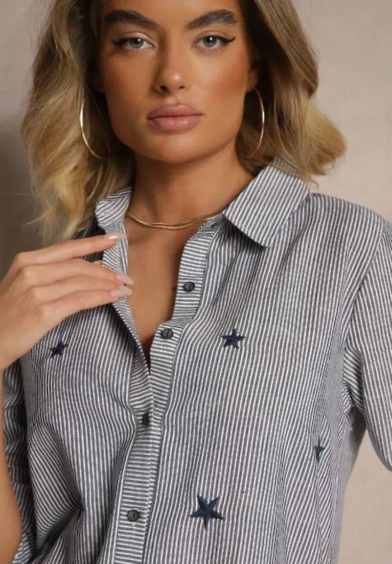 Granatowa Wiskozowa Koszula o Klasycznym Kroju z Rozcięciami i Haftem Uliavia