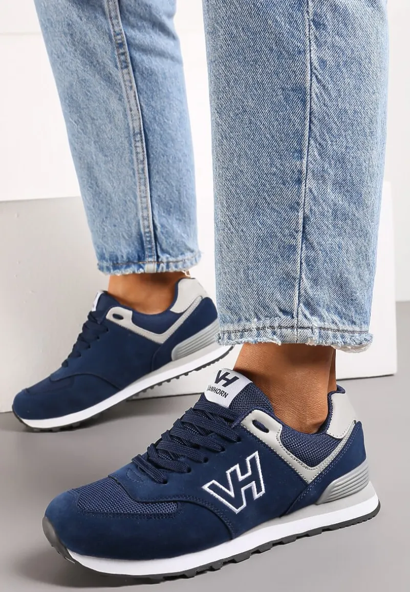 Granatowe Buty Sportowe z Imitacji Zamszu z Naszywką Lysadna