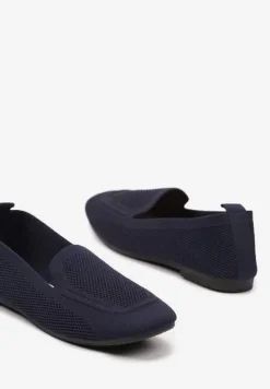 Granatowe Casualowe Mokasyny na Płaskiej Podeszwie Ozdobione Perforacją Klanesha