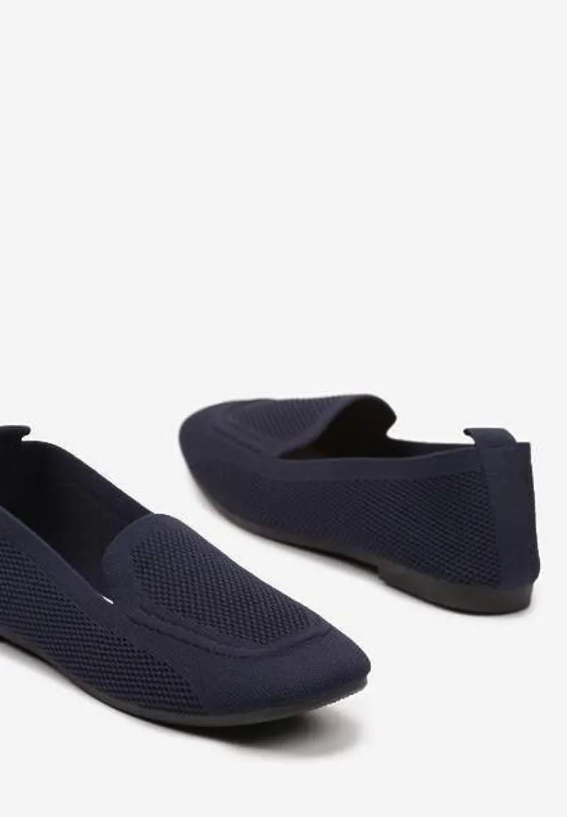 Granatowe Casualowe Mokasyny na Płaskiej Podeszwie Ozdobione Perforacją Klanesha