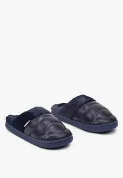 Granatowe Kapcie Vices na Płaskiej Podeszwie z Futerkiem i Pikowaniem Equaravia