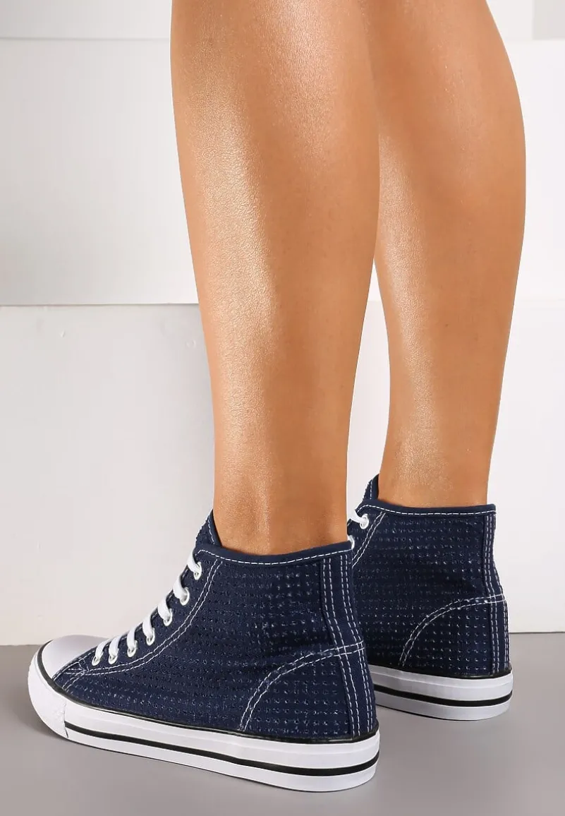 Granatowe Płaskie Trampki z Perforacją Yelagia