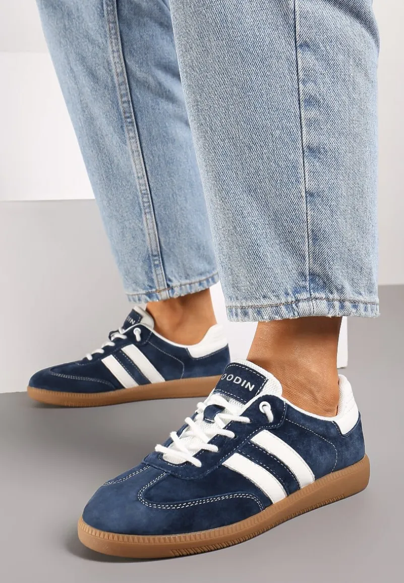 Granatowe Sneakersy ze Skóry Naturalnej na Płaskiej Podeszwie Wykończone Paskami Navinda