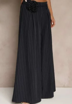 Granatowe Spodnie Palazzo High Waist Ozdobione Broszką Kwiatem Folassea