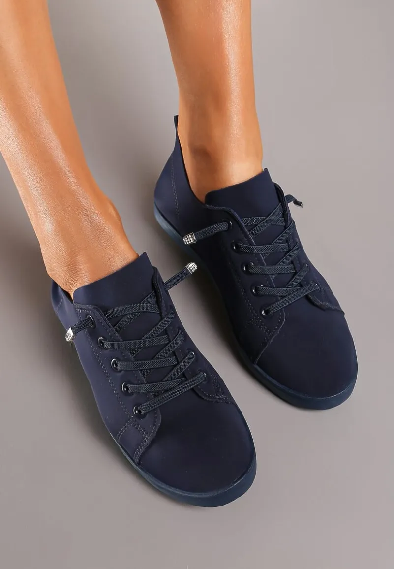 Granatowe Sznurowane Tenisówki z Ozdobnymi Cyrkoniami na Płaskiej Podeszwie Iiloeva