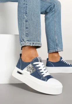 Granatowe Trampki na Platformie z Biżuteryjną Aplikacją Gonessa