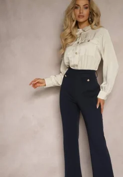 Granatowo-Beżowy Kombinezon z Koszulową Górą Zdobiony Wiązaniem i Eleganckimi Guzikami Eliti