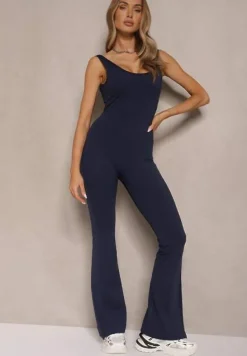 Granatowy Kombinezon Taliowany z Wycięciem na Plecach i Usztywnianymi Miseczkami Senimi