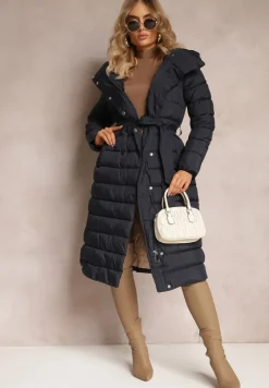 Granatowy Płaszcz Kurtka Pikowana Wiązana Paskiem w Talii z Kapturem Hexana