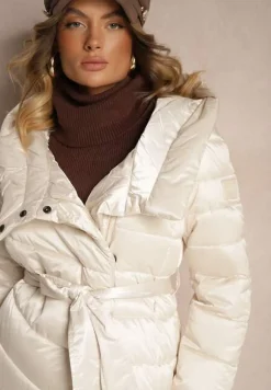 Jasnobeżowa Asymetryczna Kurtka z Pikowanym Przeszyciem Kapturem i Wiązanym Paskiem Tilisia