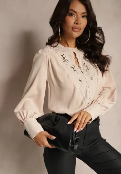 Jasnobeżowa Bluzka z Haftem na Guziki Zanya