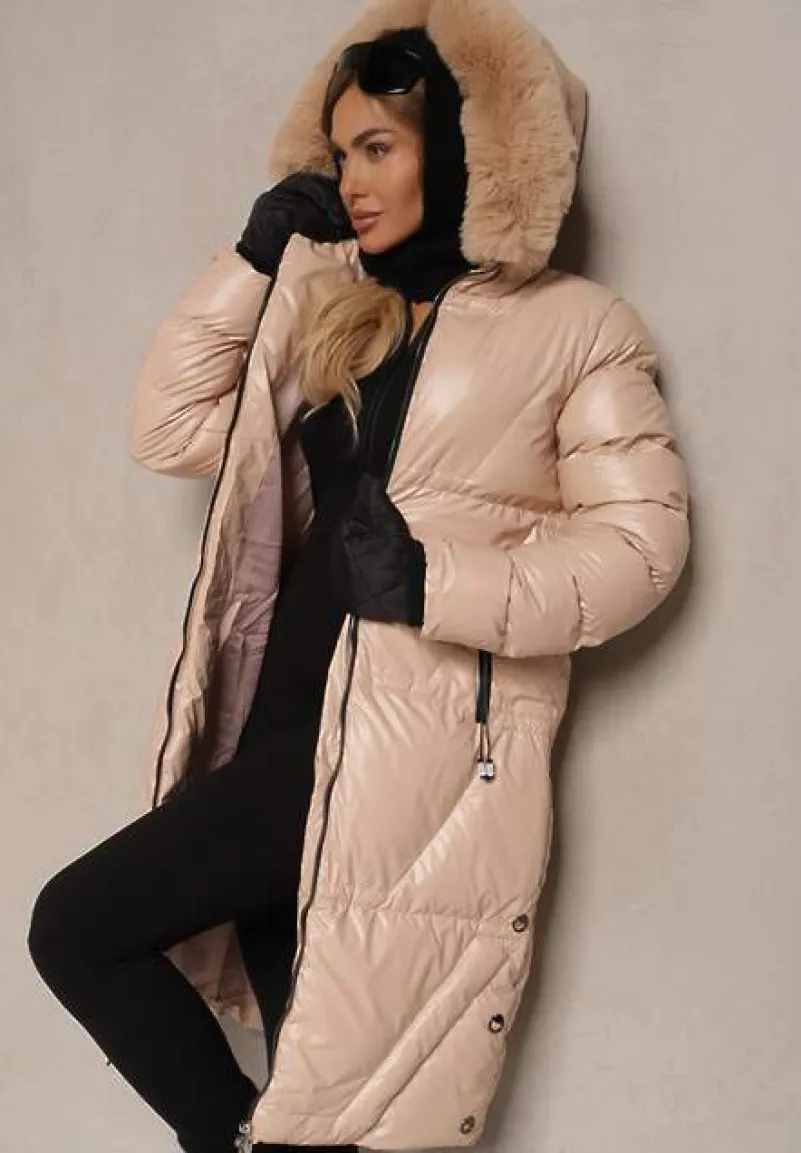 Jasnobeżowa Długa Kurtka Pikowana z Kapturem i Odpinanym Futerkiem Semivin