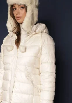 Jasnobeżowa Długa Kurtka z Kapturem i Dwustronnym Suwakiem Zdobiona Pikowaniem Sanvela