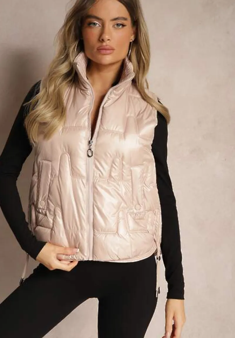 Jasnobeżowa Kamizelka Pikowana Ozdobiona Troczkami i Stójką Terinora